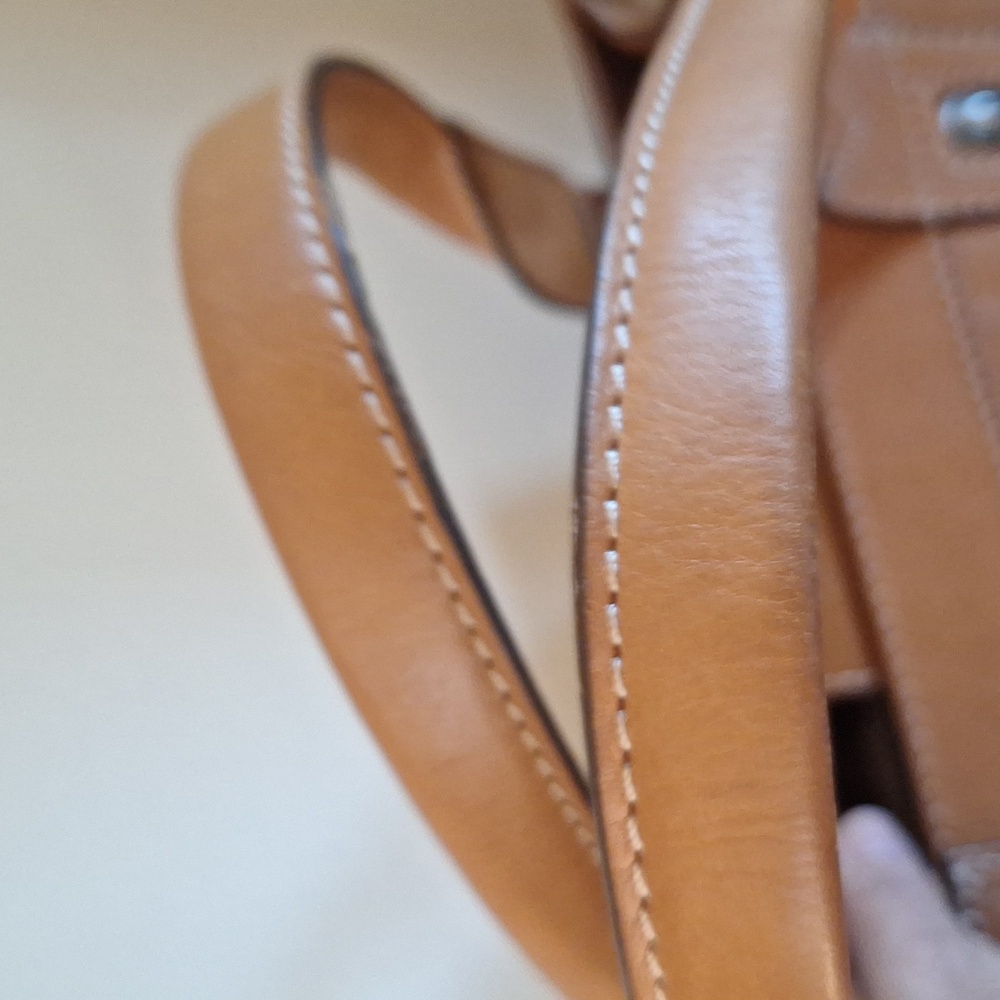 MICHAEL Michael Kors Tan Leather Tote with Structured Design - Picture 11 of 16